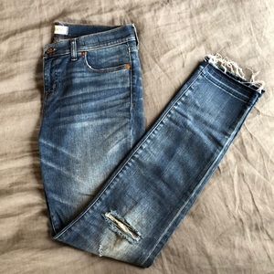 Madewell Alley Straight raw hem jeans. Size 29